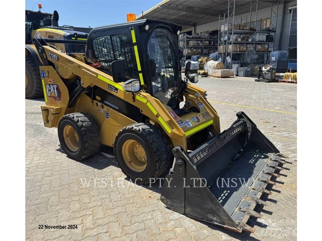 CAT 272D3 滑移装载机