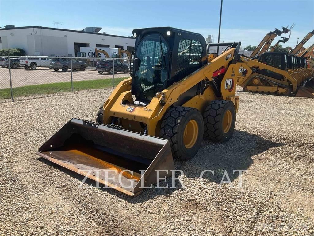 CAT 272D3 滑移装载机