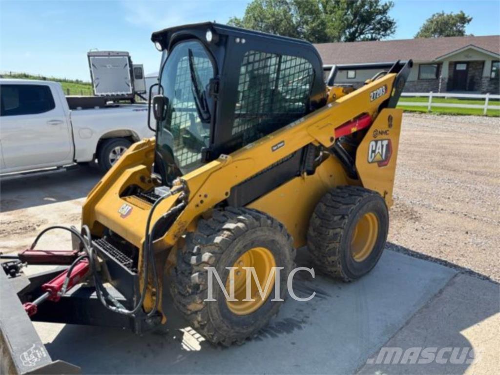 CAT 272D3 滑移装载机