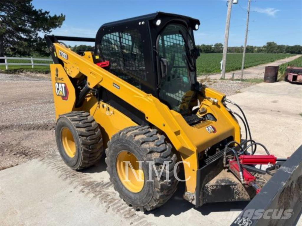 CAT 272D3 滑移装载机