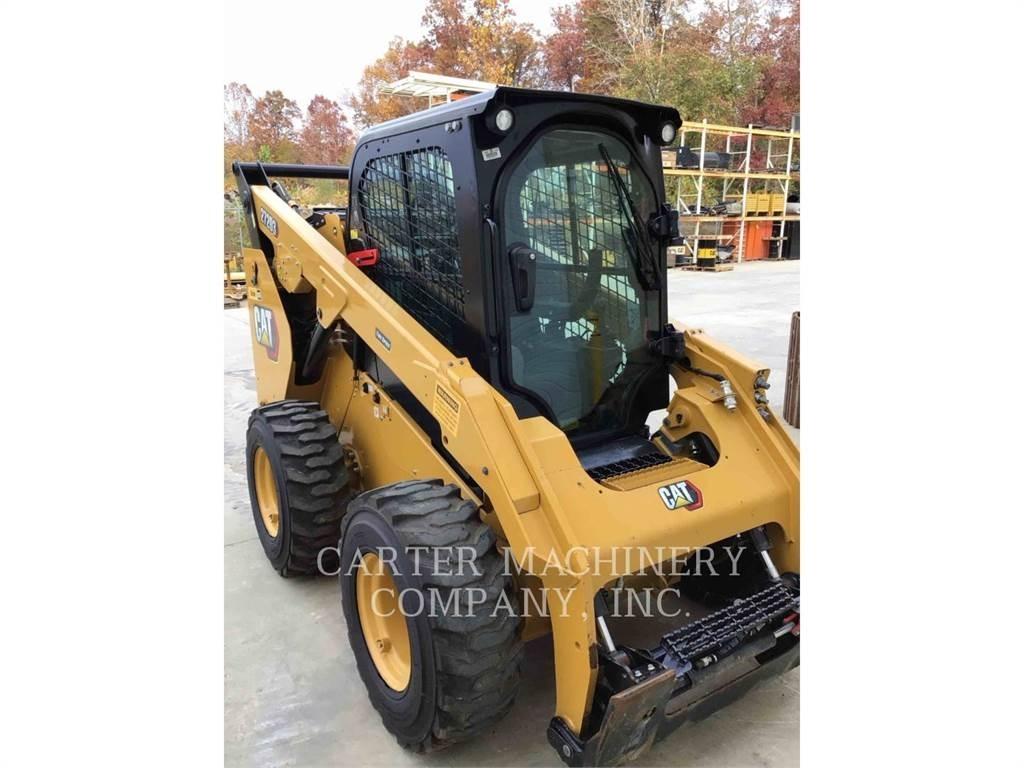 CAT 272D3 AC 滑移装载机