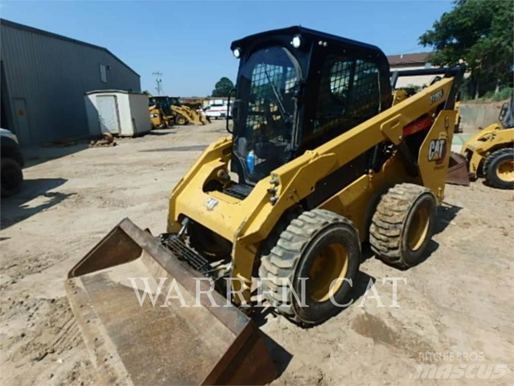 CAT 272D3 C3H1 滑移装载机