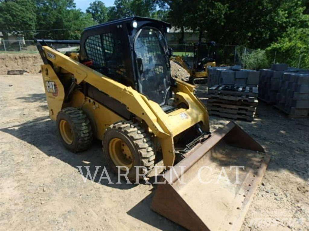 CAT 272D3 C3H1 滑移装载机