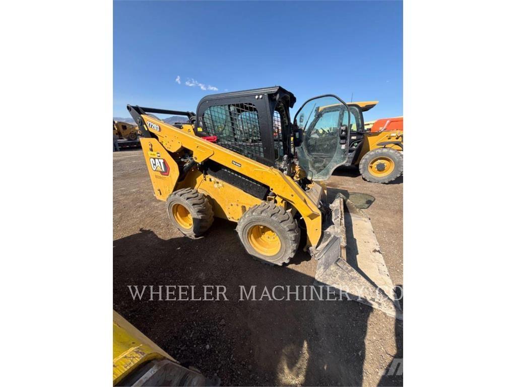 CAT 272D3 C3H2 滑移装载机