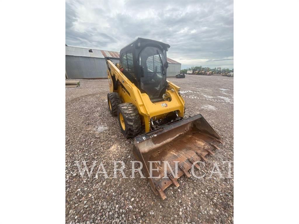 CAT 272D3 C3H3 滑移装载机