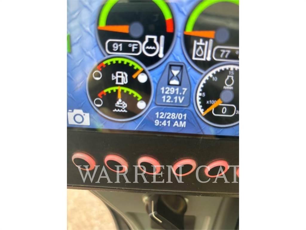 CAT 272D3 C3H3 滑移装载机