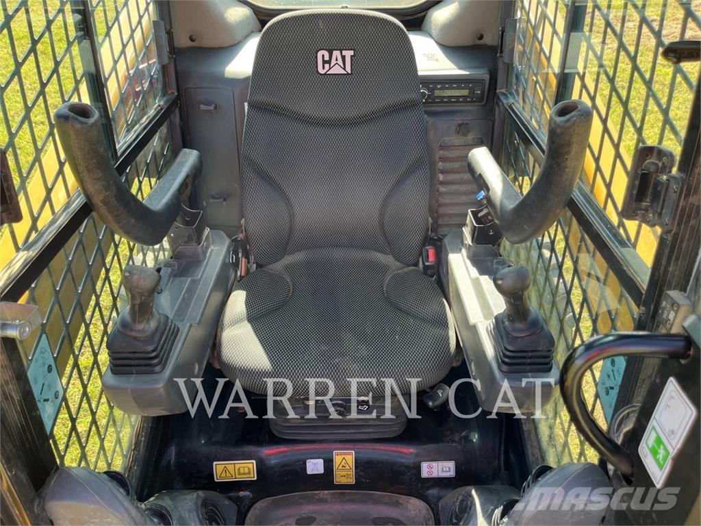 CAT 272D3 C3H3 滑移装载机