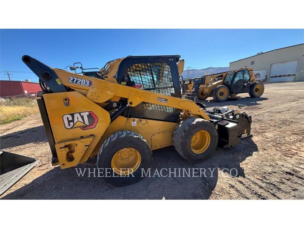 CAT 272D3 C3HF 滑移装载机