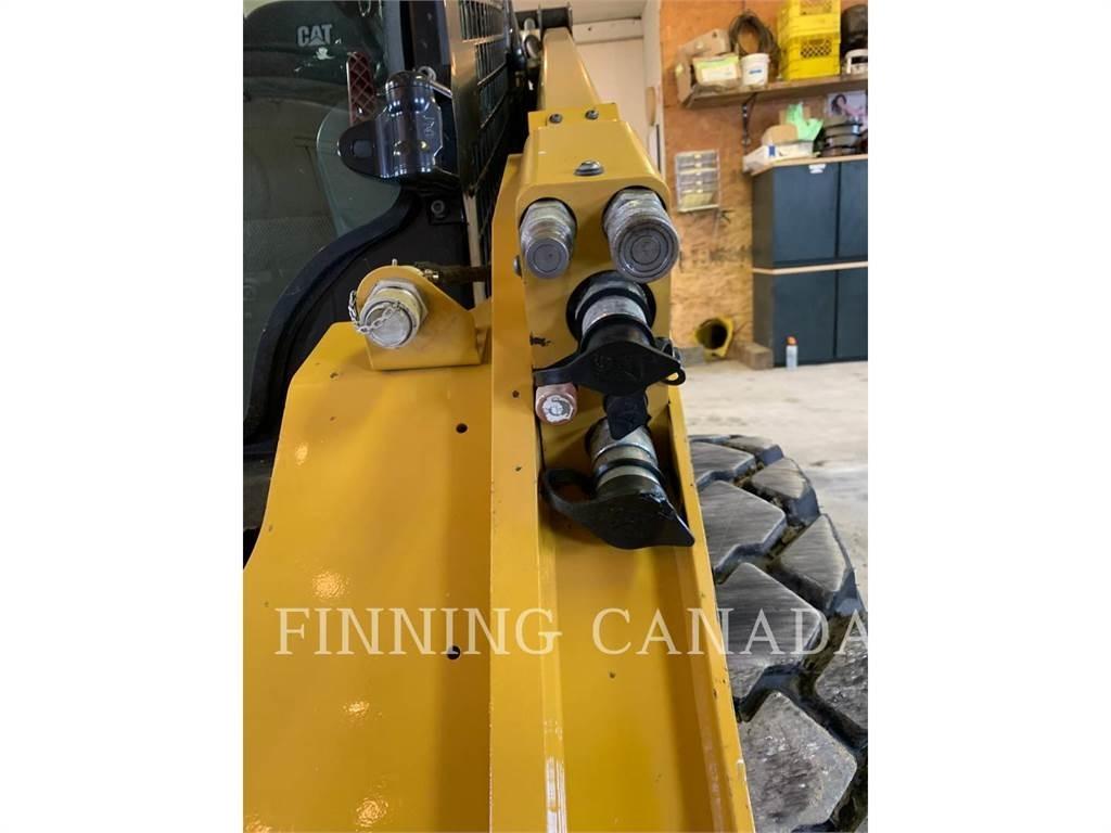 CAT 272D3 XE 滑移装载机