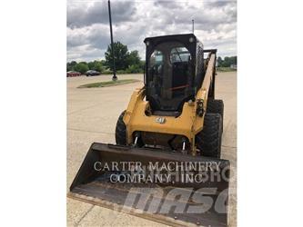 CAT 272D3XE 滑移装载机