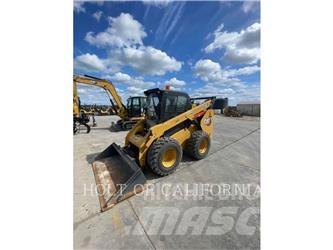 CAT 272D3XE 滑移装载机