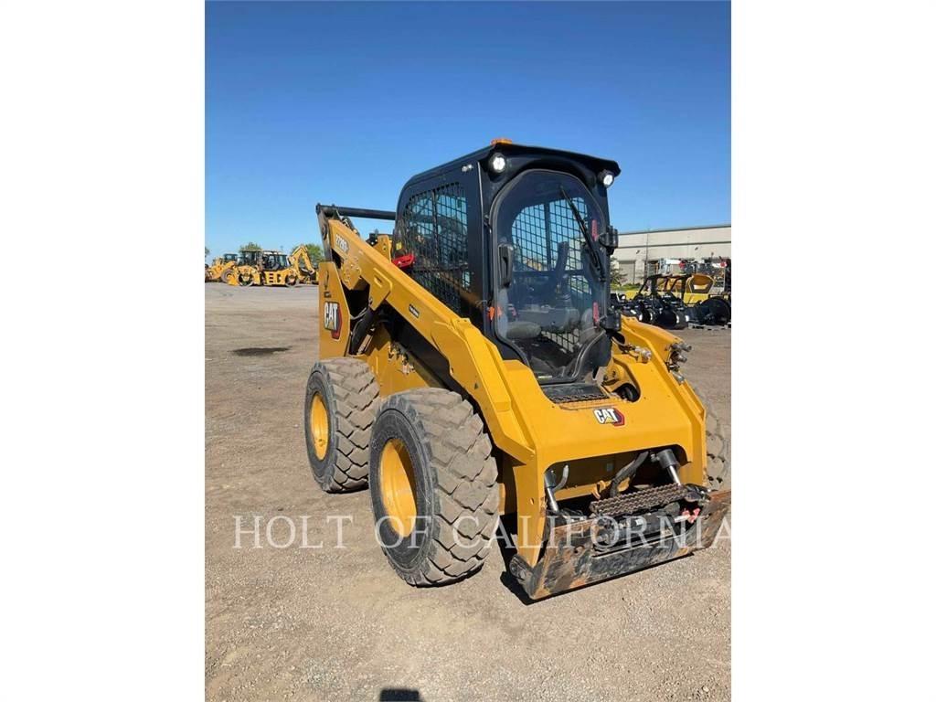 CAT 272D3XE 滑移装载机