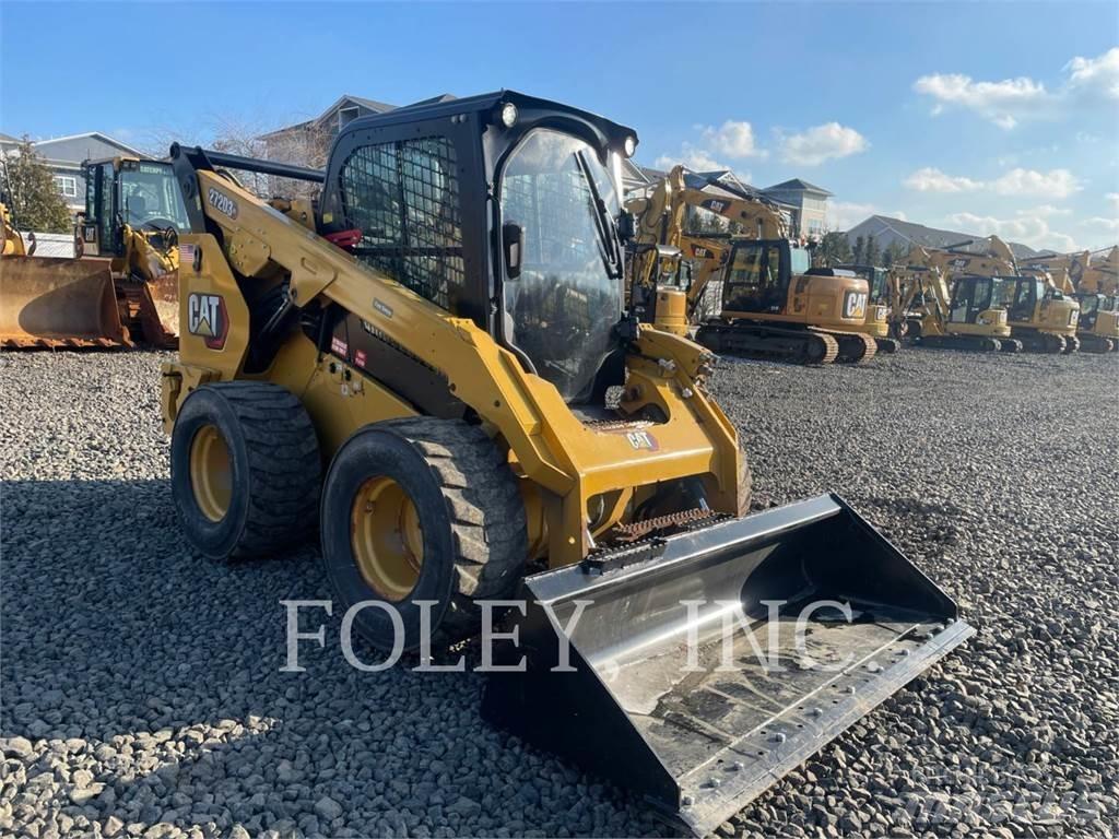 CAT 272D3XE 滑移装载机