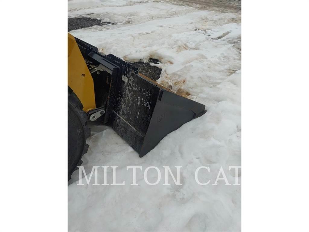 CAT 272D3XE 滑移装载机
