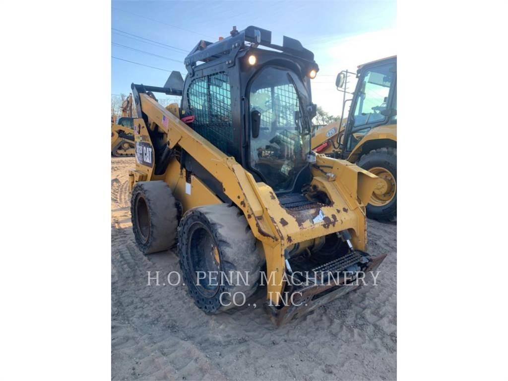 CAT 272DXHP 滑移装载机