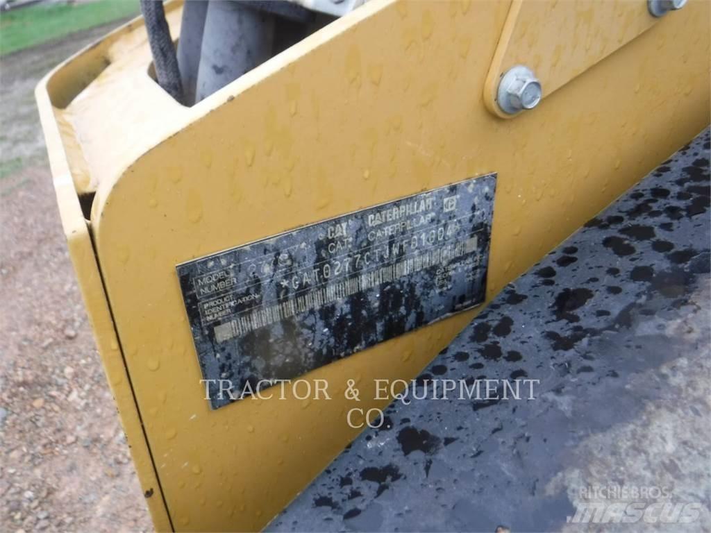 CAT 277C 滑移装载机