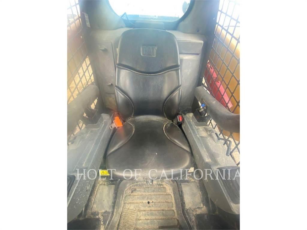 CAT 279 HF 滑移装载机