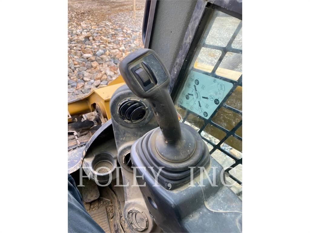 CAT 279D 履带式装载机