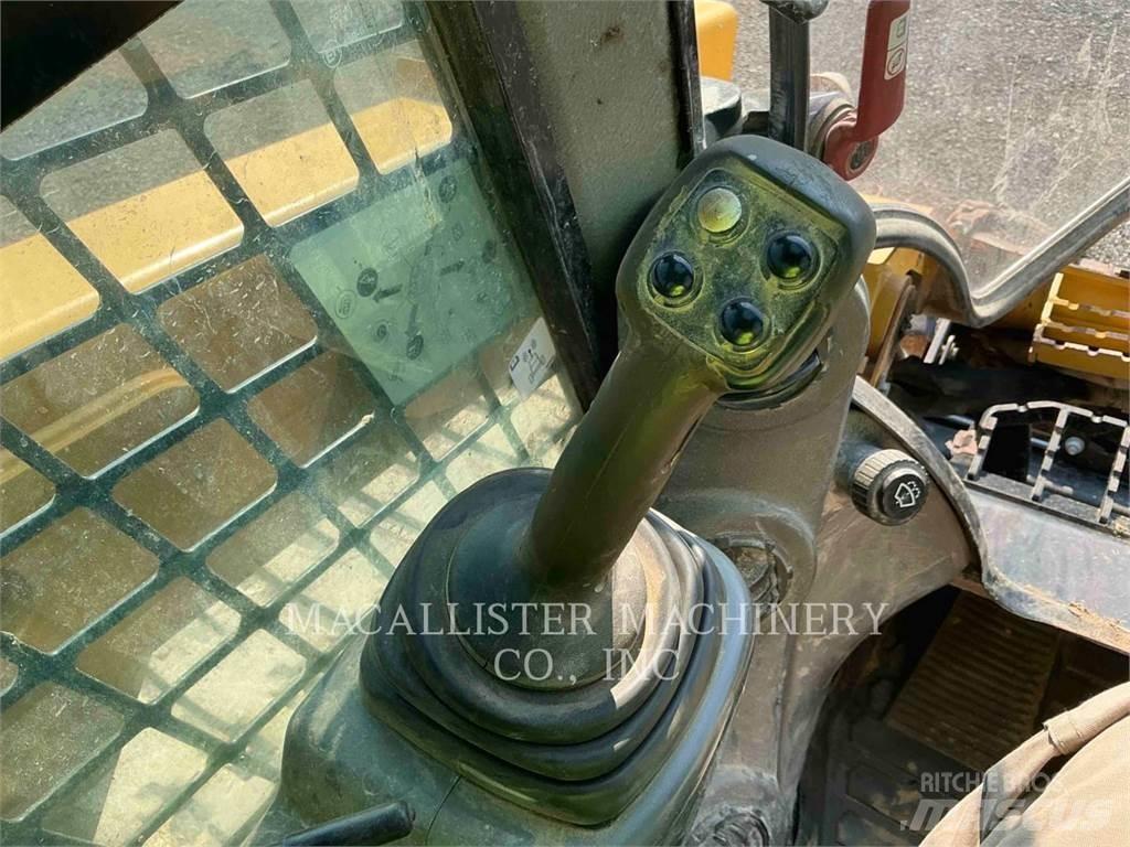 CAT 279D 履带式装载机