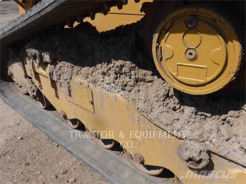 CAT 279D3 滑移装载机