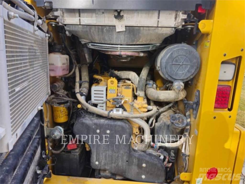 CAT 279D3 滑移装载机