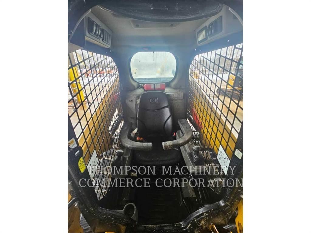 CAT 279D3 滑移装载机
