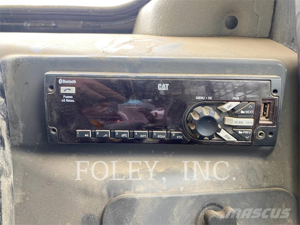 CAT 289D 履带式装载机