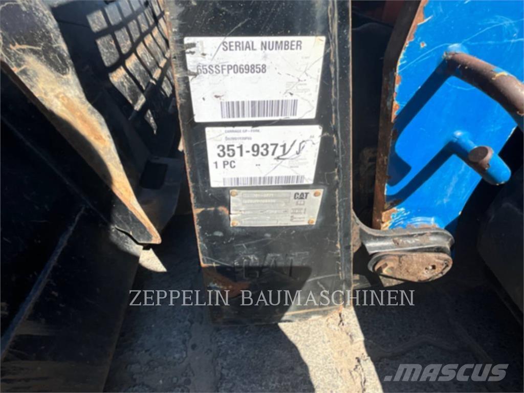 CAT 289D 滑移装载机