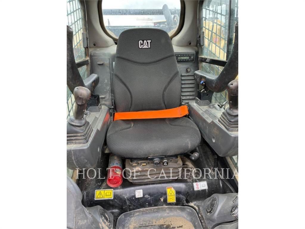 CAT 299 HF 滑移装载机