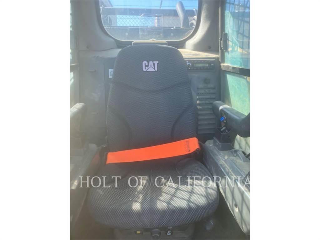 CAT 299 HF 滑移装载机