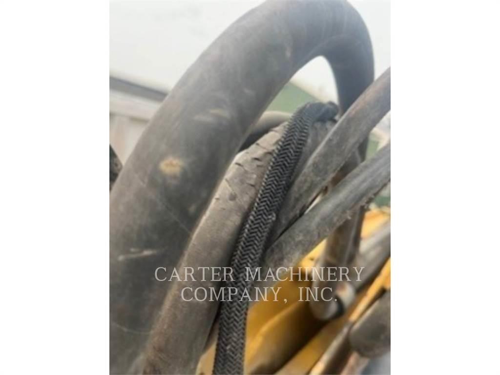 CAT 299C 滑移装载机