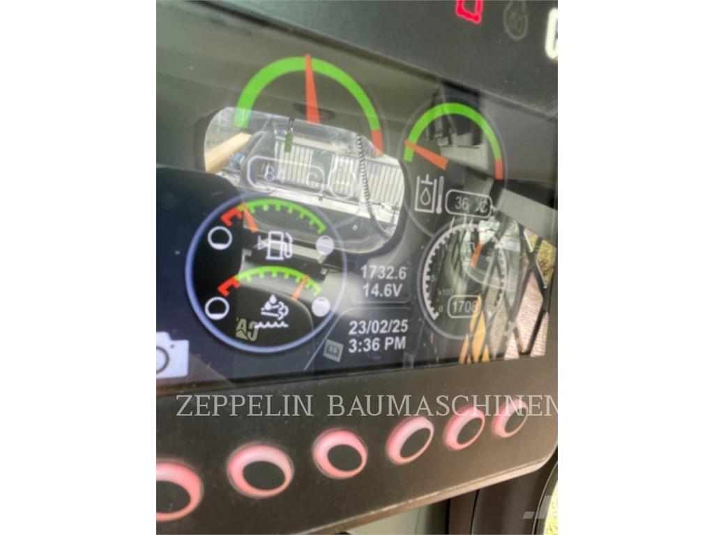 CAT 299D 滑移装载机