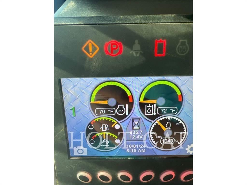 CAT 299D CAB 滑移装载机