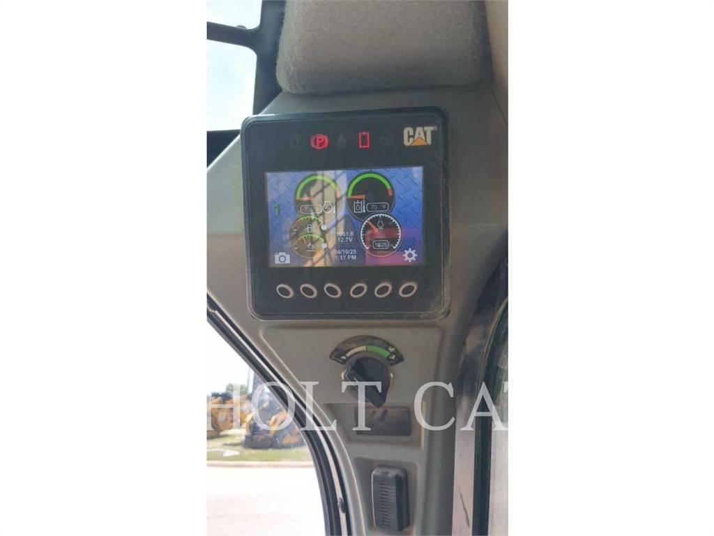 CAT 299D XHP 滑移装载机
