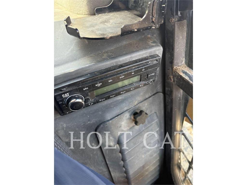 CAT 299D XHP 滑移装载机