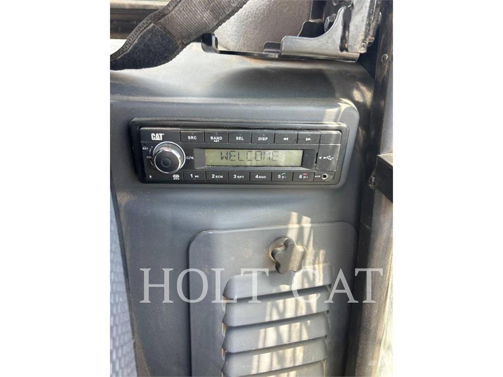 CAT 299D XHP 滑移装载机