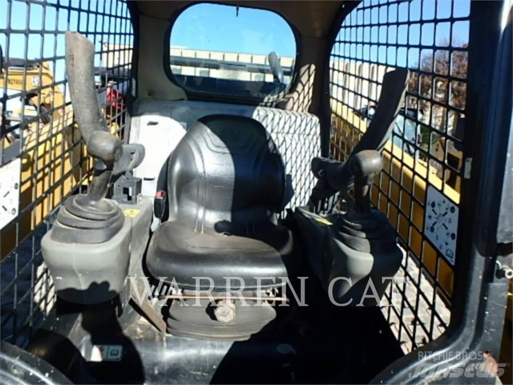 CAT 299D2 履带式装载机