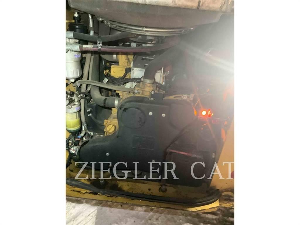 CAT 299D2 履带式装载机