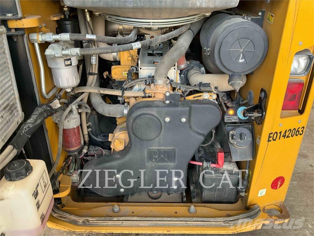 CAT 299D2 履带式装载机