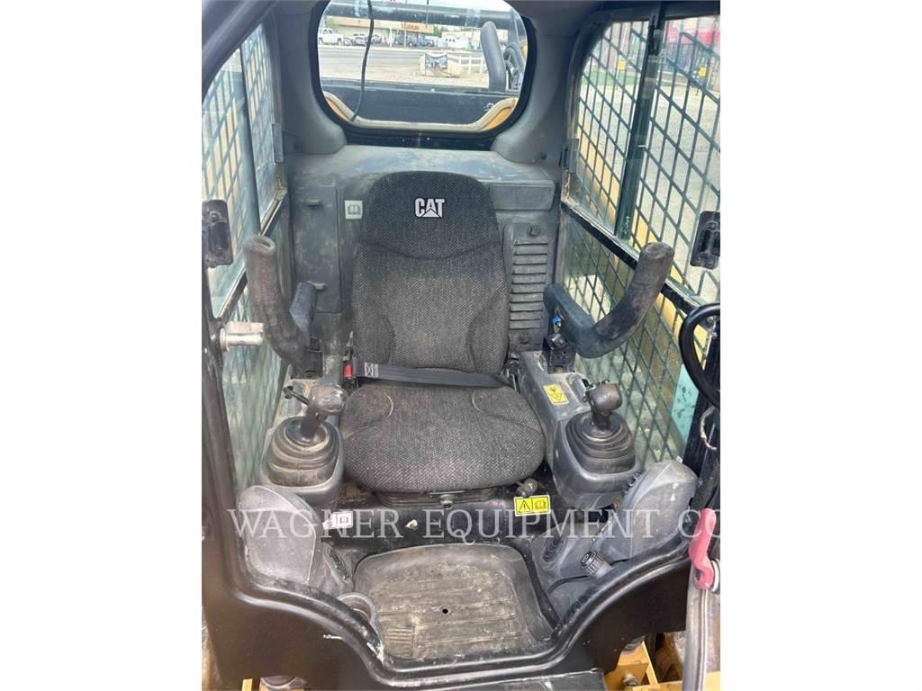 CAT 299D2 履带式装载机