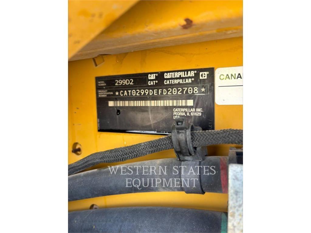CAT 299D2 滑移装载机