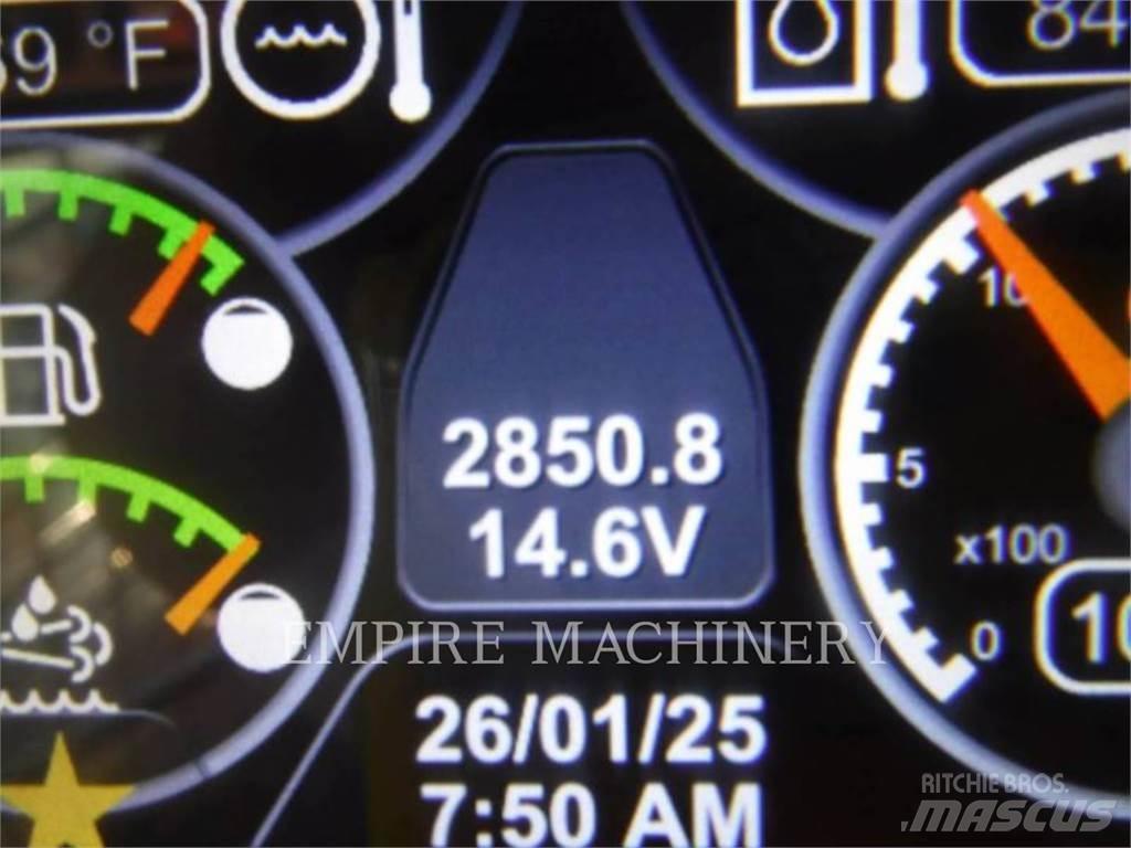 CAT 299D2 CA 滑移装载机