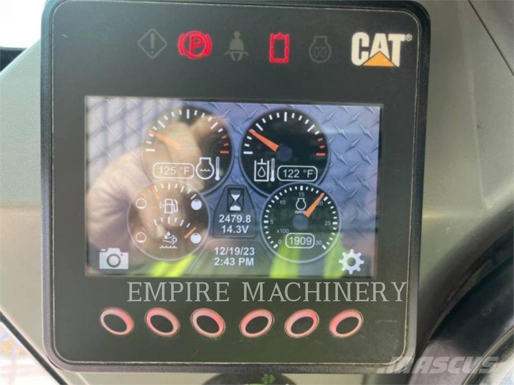 CAT 299D2 CA 滑移装载机