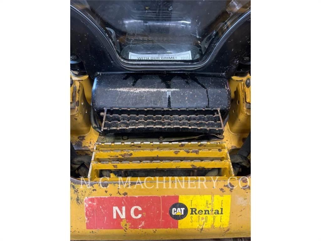 CAT 299D2 XHP 滑移装载机