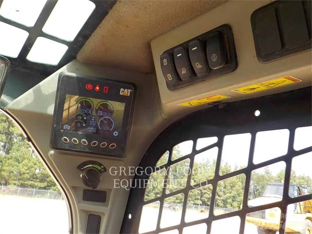 CAT 299D3 滑移装载机