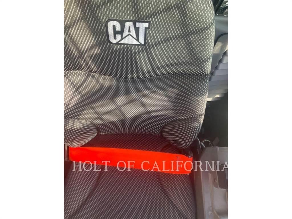 CAT 299D3 滑移装载机