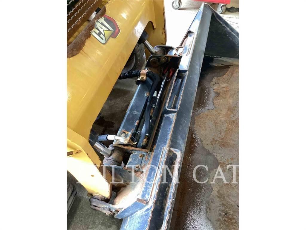 CAT 299D3 履带式装载机