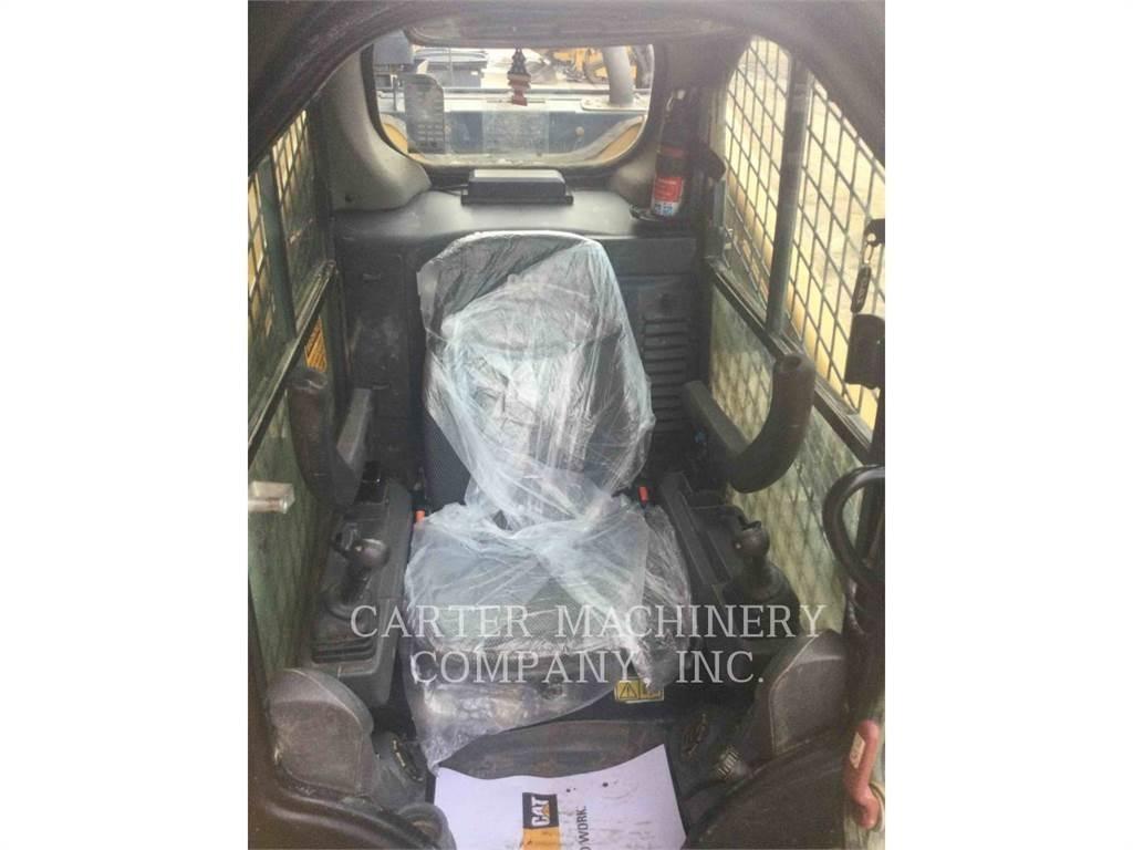 CAT 299D3 滑移装载机