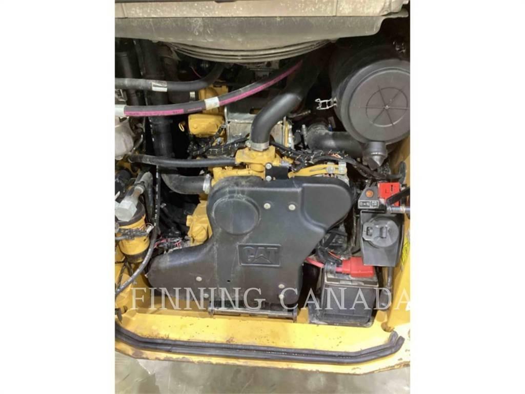 CAT 299D3 履带式装载机