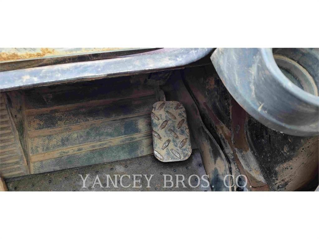 CAT 299D3 滑移装载机